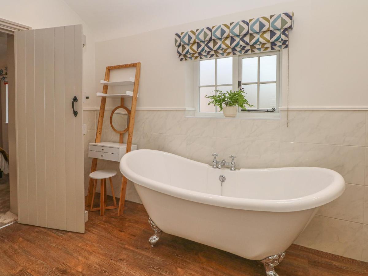 Lakeside Cottage Macclesfield Extérieur photo