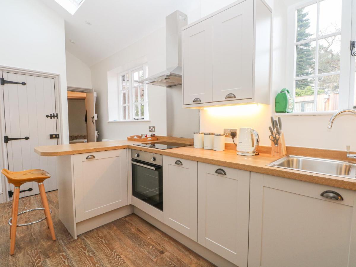Lakeside Cottage Macclesfield Extérieur photo